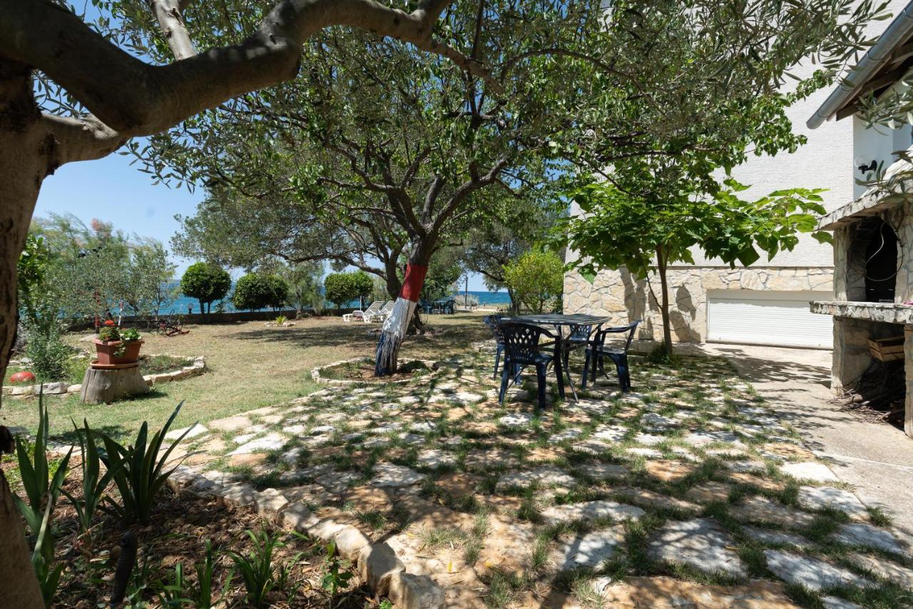 Family Friendly Seaside Apartments Kozino, Zadar - 5756 Petrčane Kültér fotó