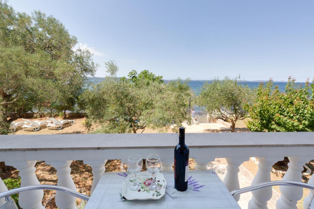 Family Friendly Seaside Apartments Kozino, Zadar - 5756 Petrčane Kültér fotó