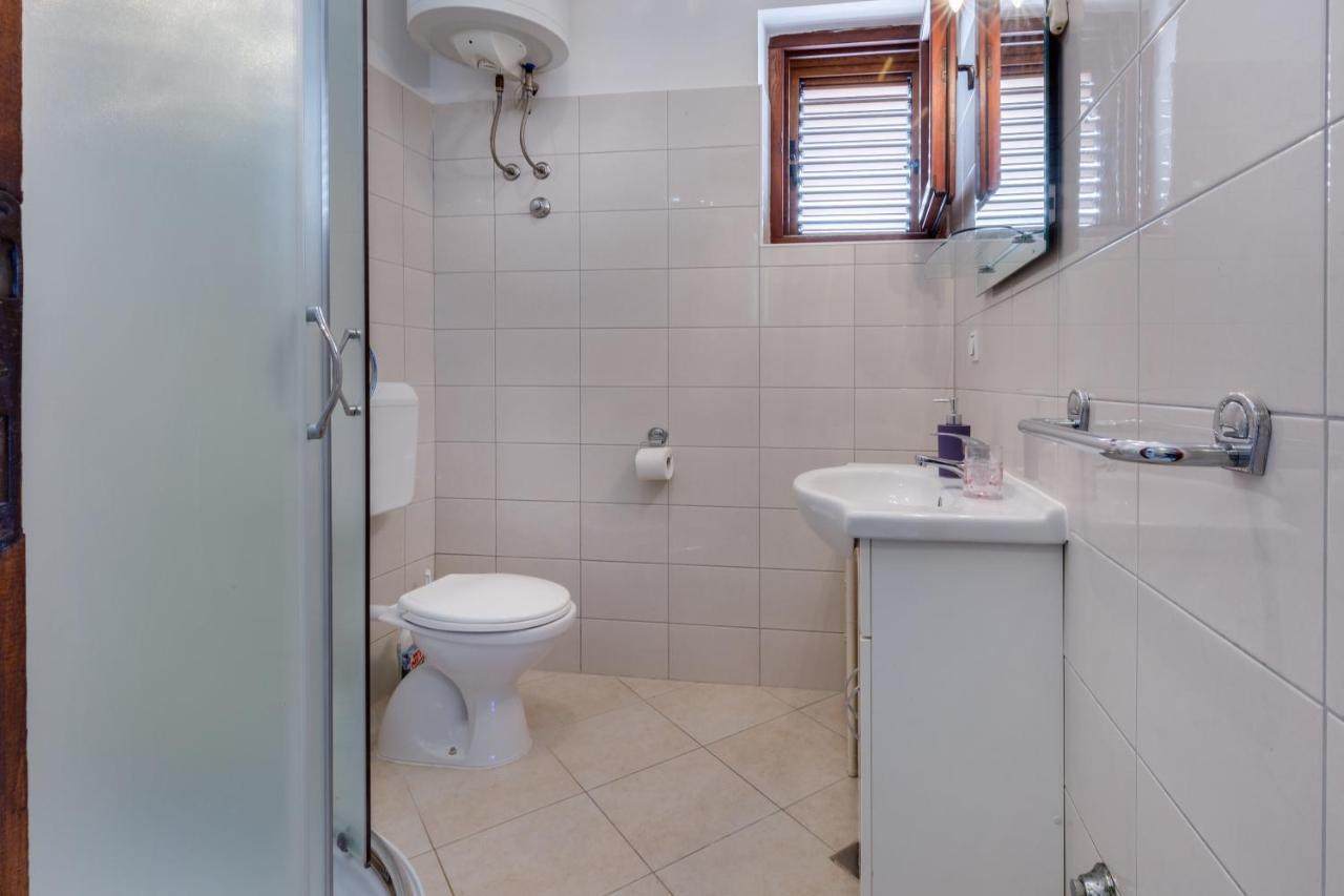 Family Friendly Seaside Apartments Kozino, Zadar - 5756 Petrčane Kültér fotó